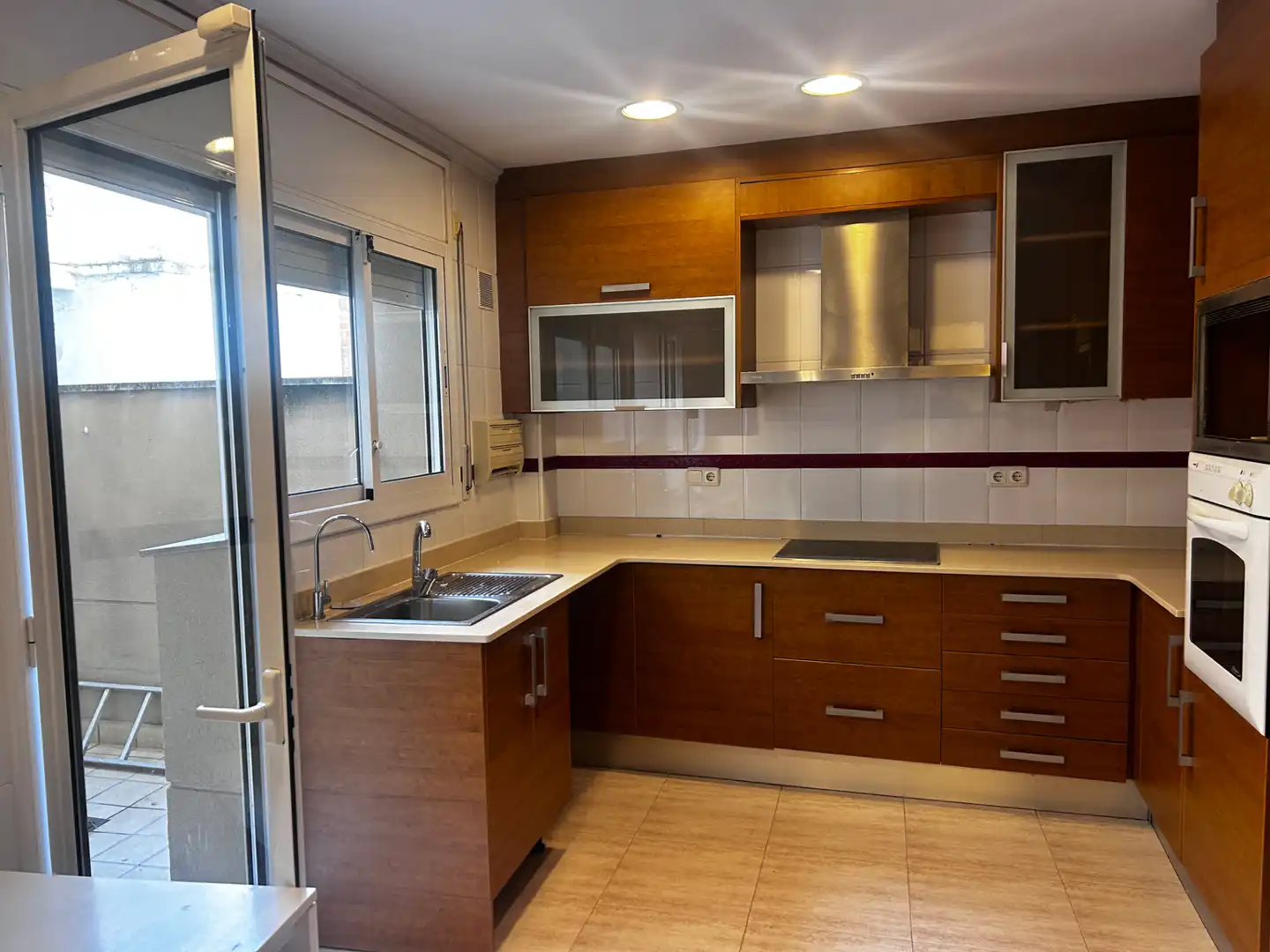 Kitchen of Flat for sale in Terrassa  with Private garden, Furnished and Balcony
