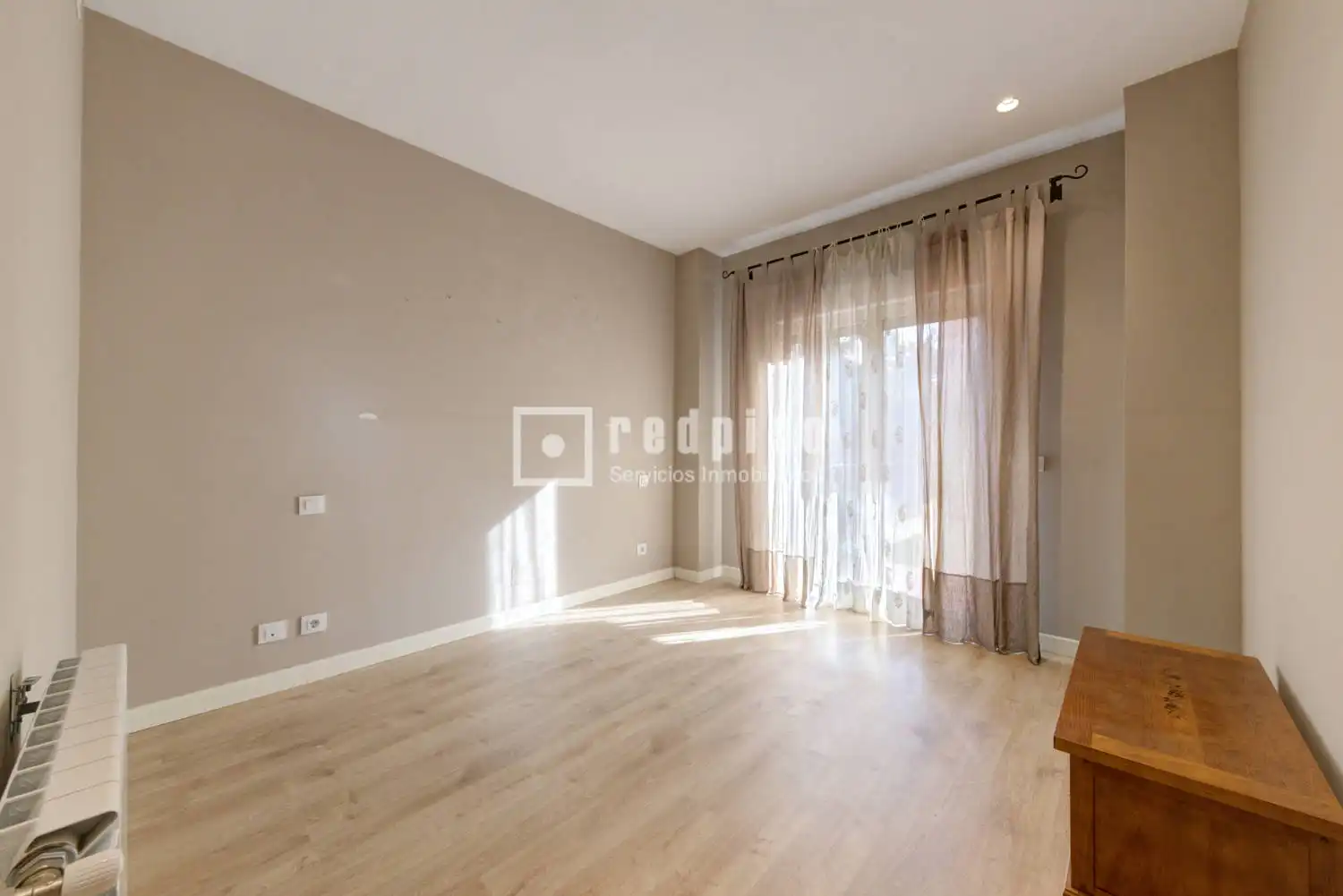 Habitación de Piso en venta en Boadilla del Monte con Aire acondicionado, Calefacción y Terraza