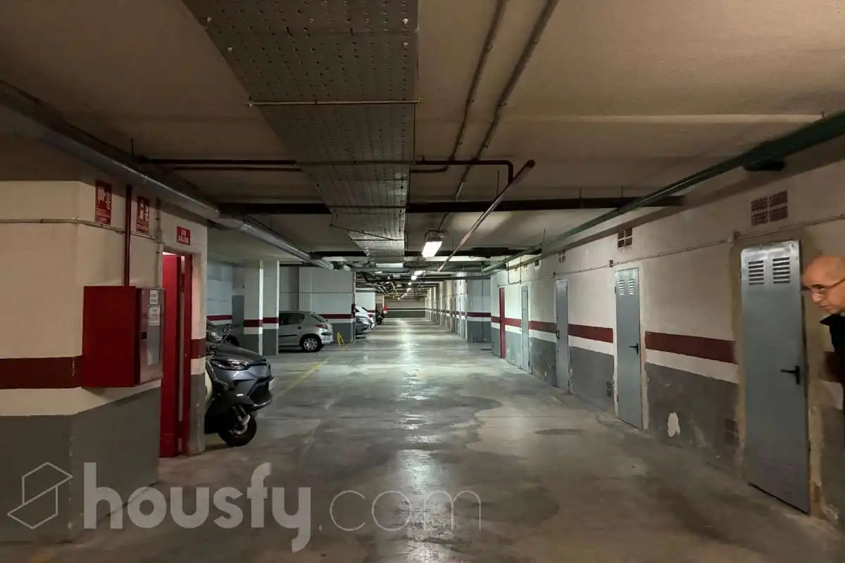 Parking of Flat for rent in Valencia  with Air Conditioner, Storage room and Balcony