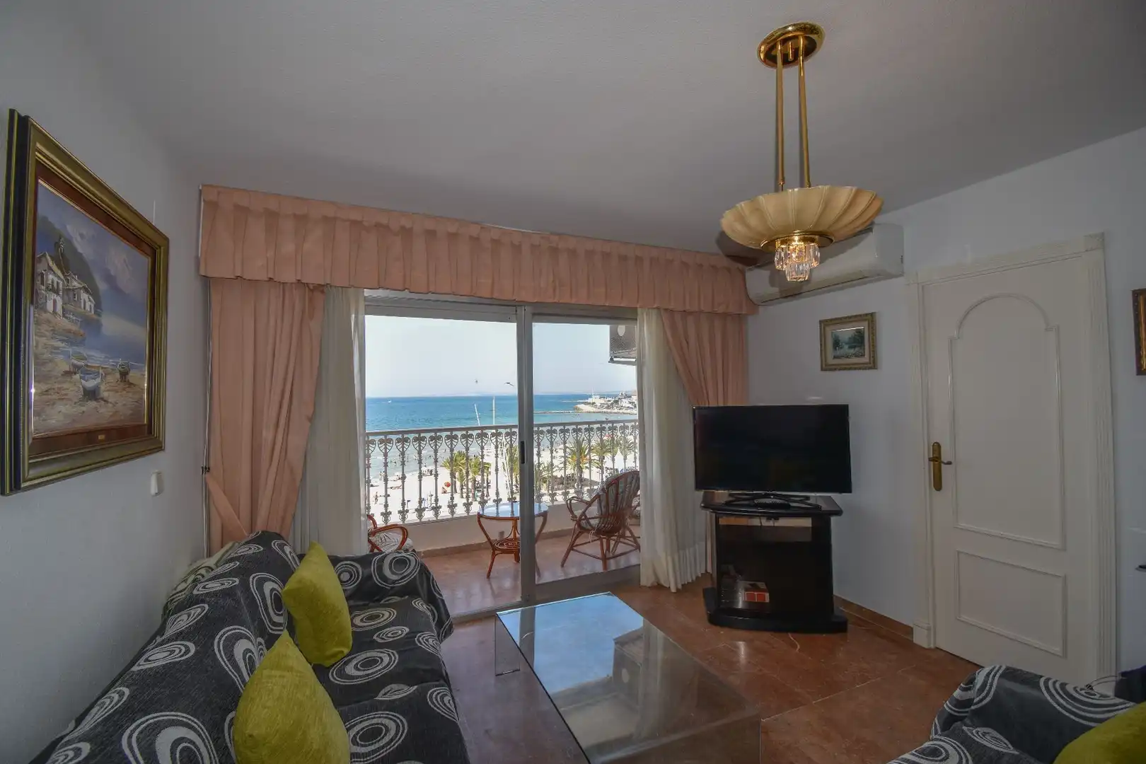 Sala d'estar de Apartament de lloguer en Santa Pola amb Aire condicionat, Calefacció i Terrassa
