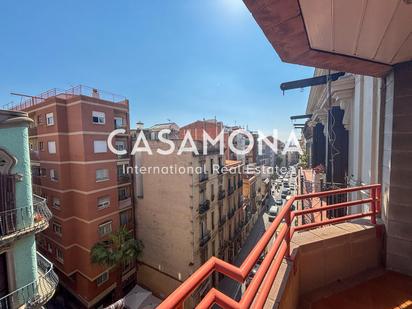 Exterior view of Apartment to rent in  Barcelona Capital  with Air Conditioner, Heating and Furnished
