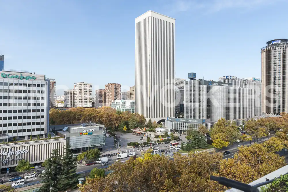 Außenansicht von Wohnung zur Miete in Madrid mit Klimaanlage, Heizung und Parkett