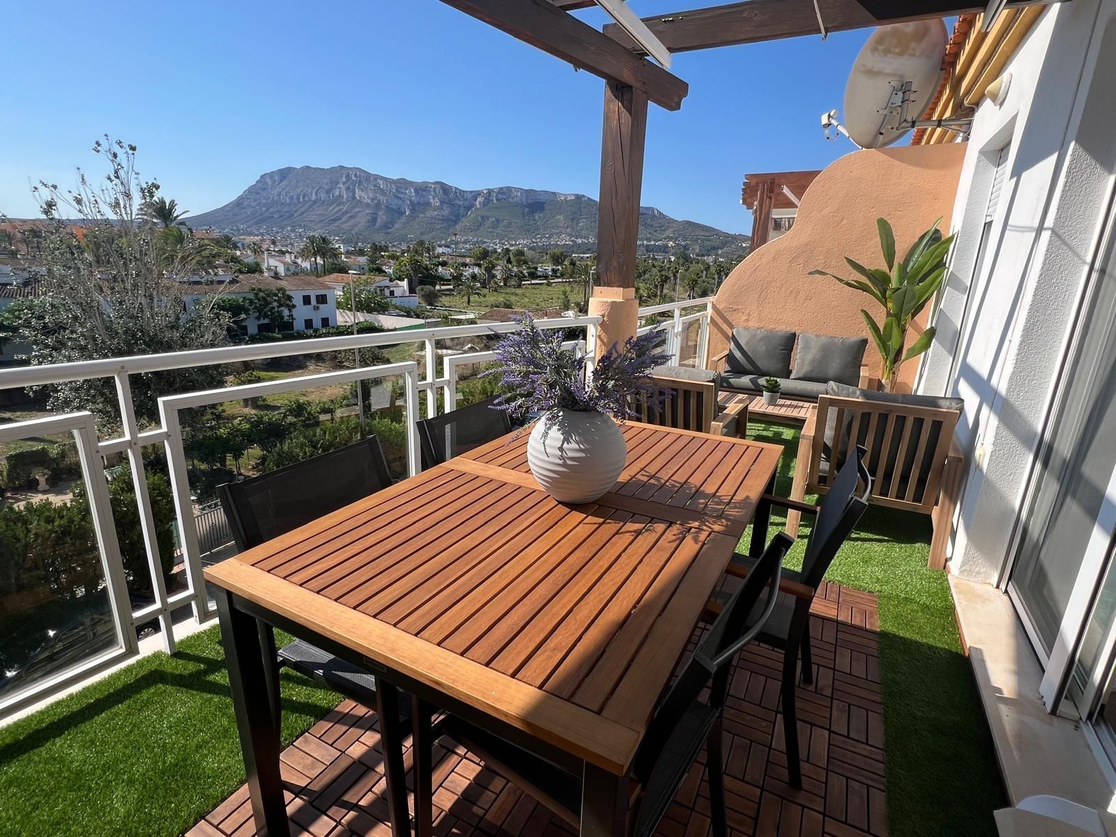 Terrassa de Àtic de lloguer en Dénia amb Aire condicionat, Calefacció i Piscina comunitària