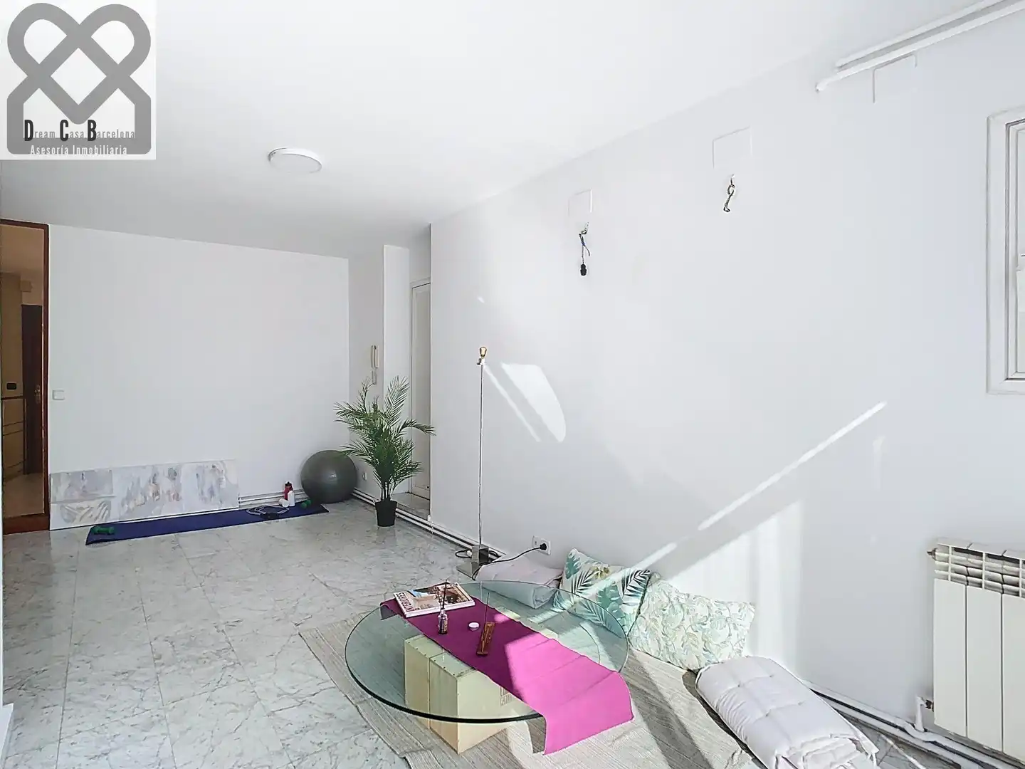 Wohnzimmer von Dachboden zum Verkauf in Barcelona mit Heizung und Terrasse