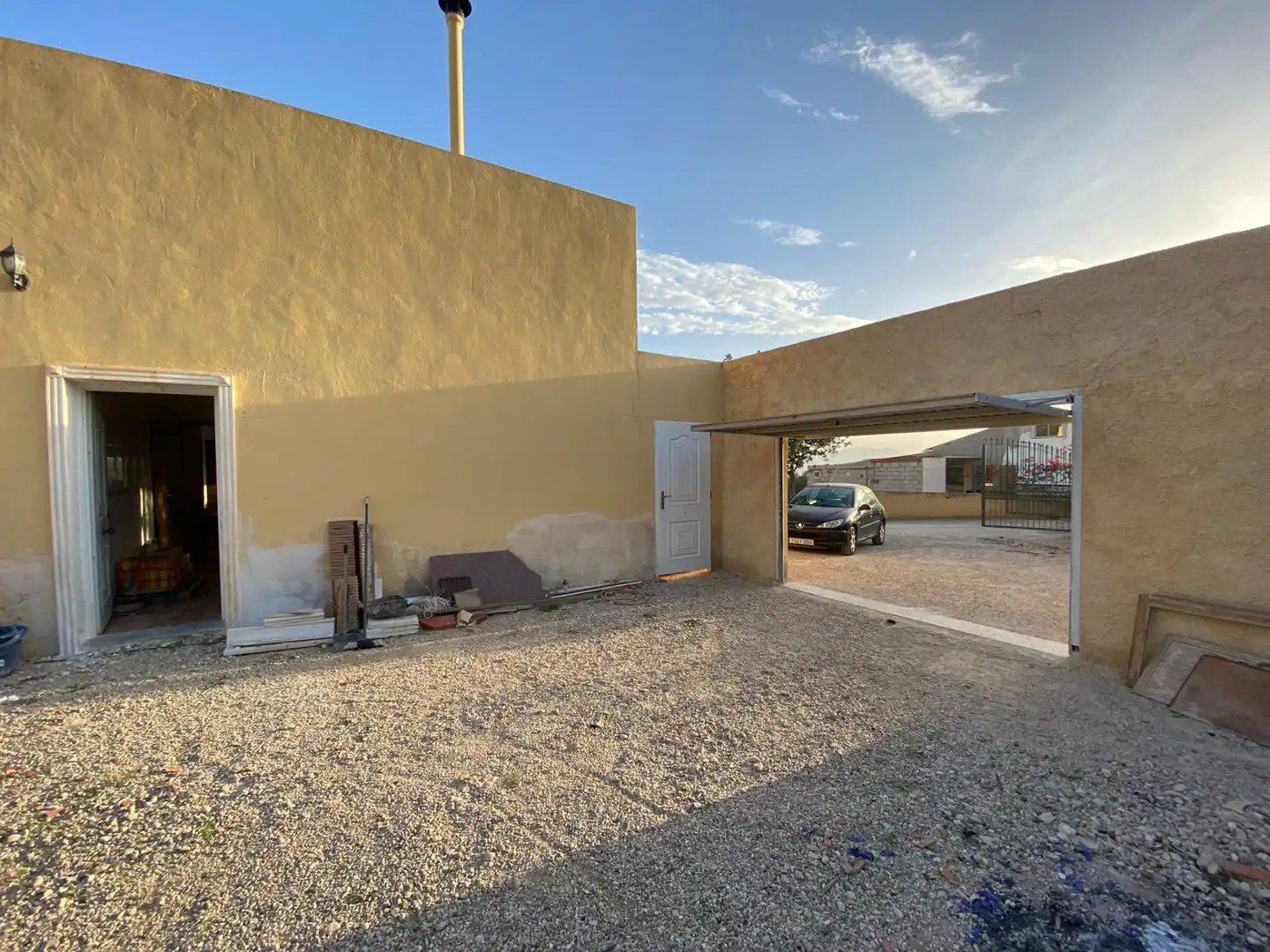 Vista exterior de Casa o xalet en venda en Crevillent amb Traster i Piscina
