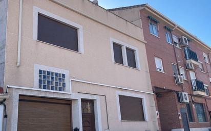 Vista exterior de Casa o xalet en venda en Aranjuez amb Aire condicionat, Calefacció i Piscina