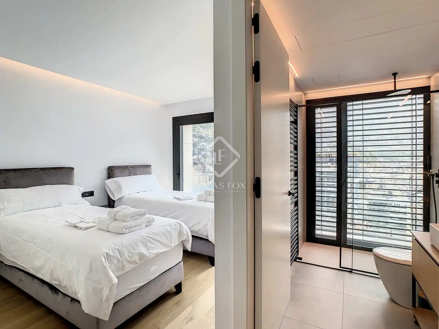 Bedroom of Attic for sale in Madrid  with Air Conditioner, Heating and Terrace