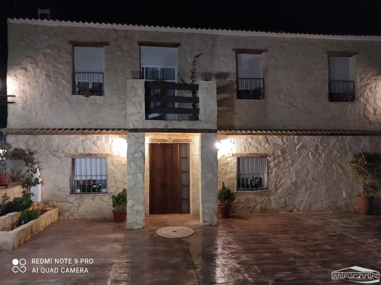 Vista exterior de Casa o xalet en venda en Cabra amb Terrassa, Traster i Piscina