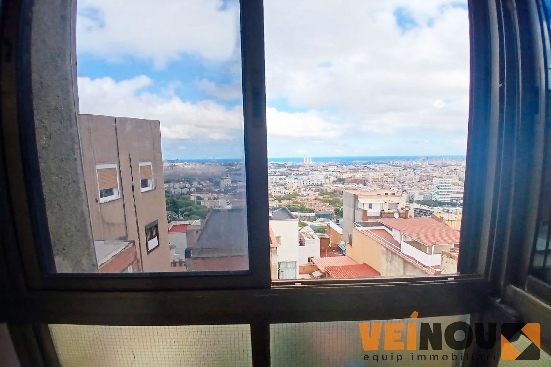 Vista exterior de Pis en venda en  Barcelona Capital amb Aire condicionat
