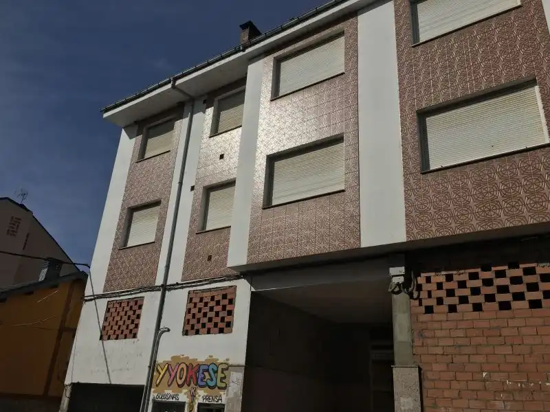 Außenansicht von Gebäude zum Verkauf in Congosto
