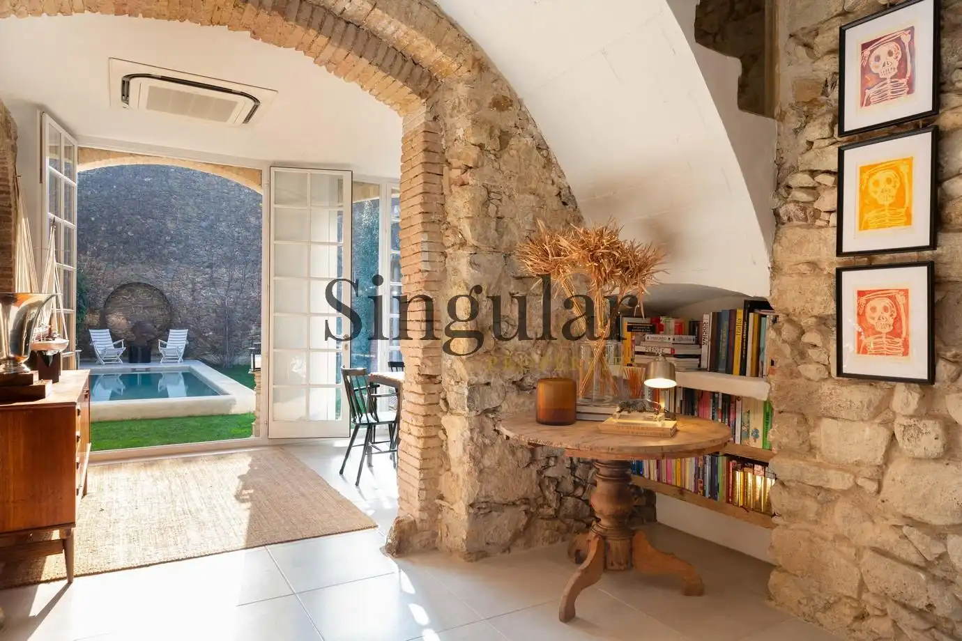 Sala d'estar de Finca rústica en venda en Corçà amb Aire condicionat, Calefacció i Jardí privat