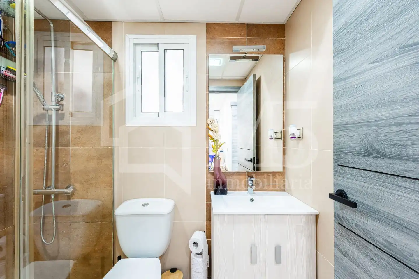 Bathroom of Flat for sale in Málaga  with Air Conditioner, Terrace and Storage room