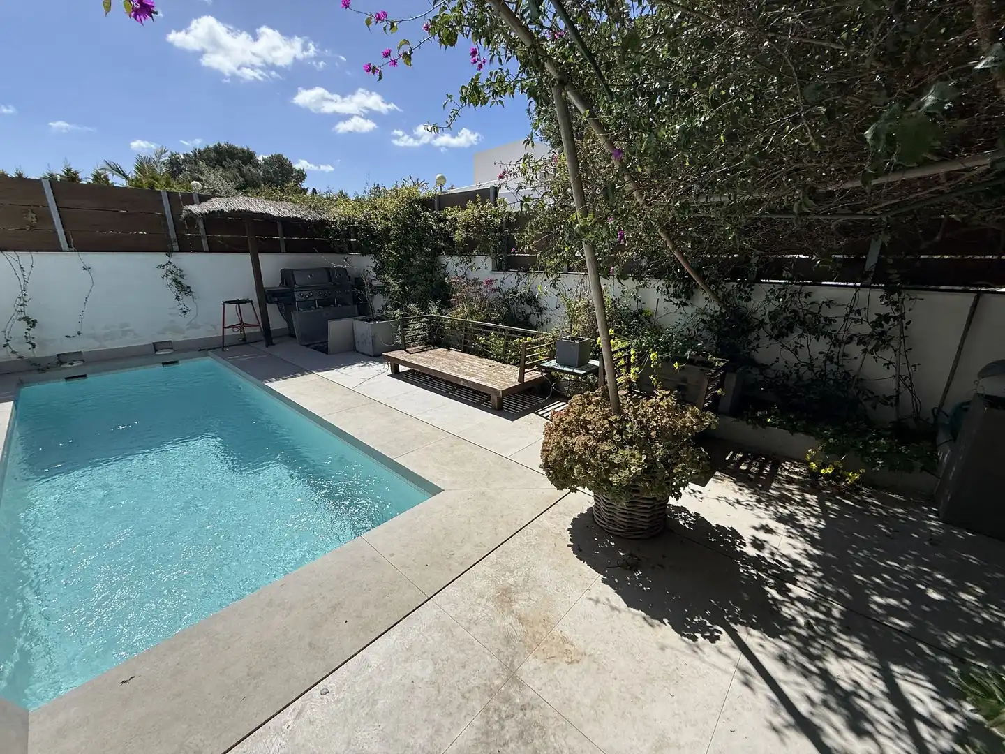Piscina de Casa adosada en venda en Santa Eulària des Riu amb Aire condicionat, Calefacció i Jardí privat