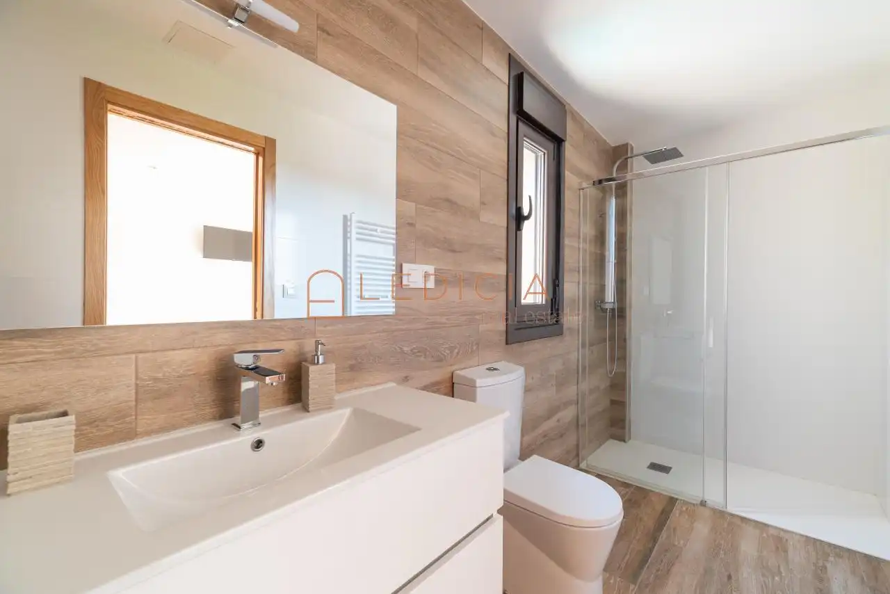 Bathroom of Houses for sale in Moaña  with Heating, Private garden and Swimming Pool