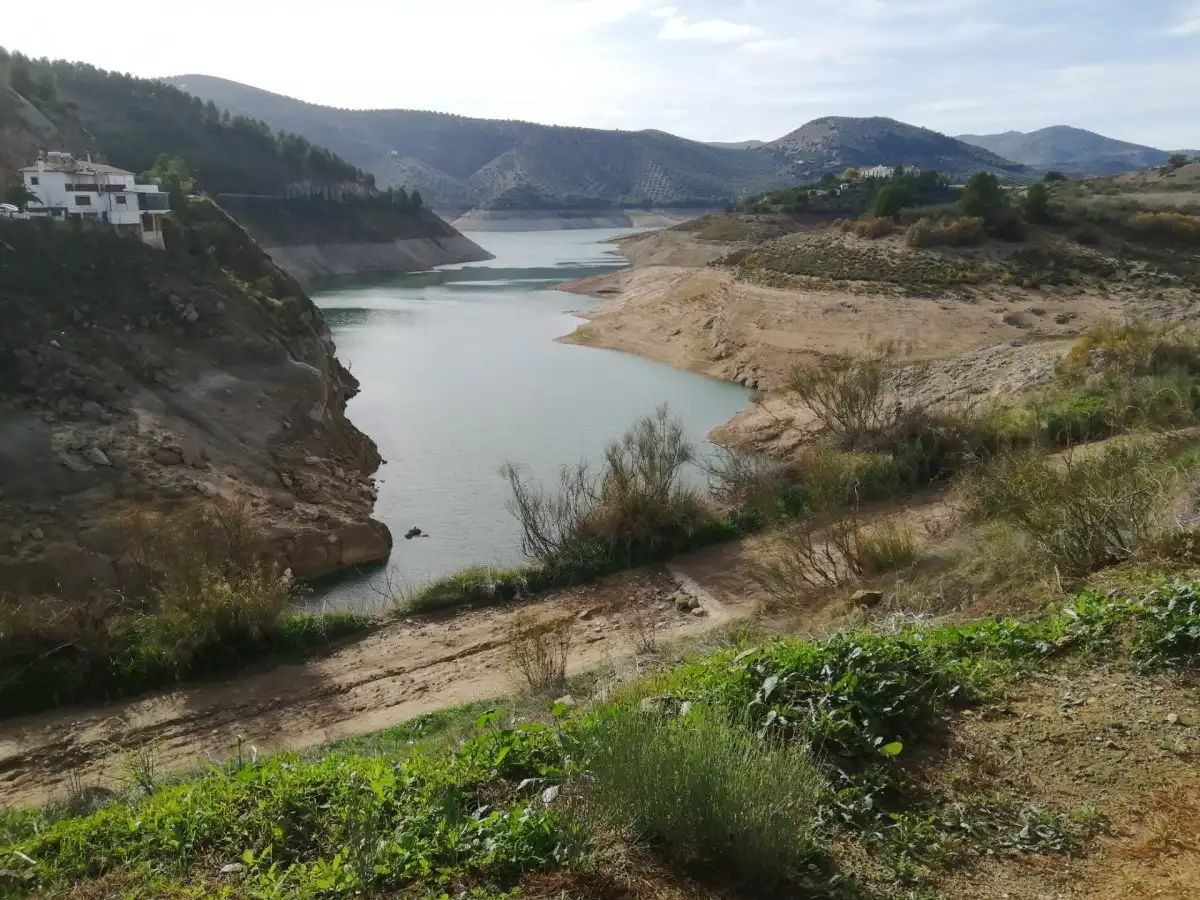 Country homes for sale in Iznájar