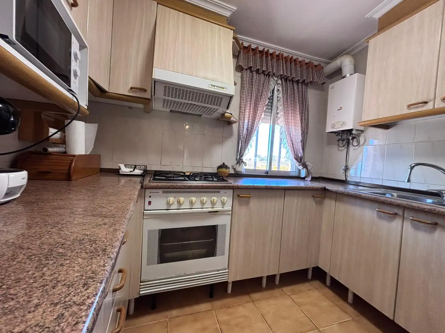 Cocina de Casa o chalet en venta en Torrent con Jardín privado, Piscina y Amueblado