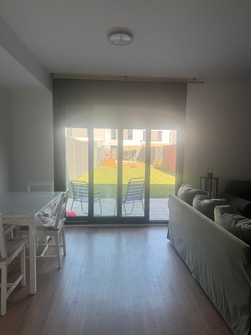 Casa adosada de alquiler en Calle Amapola, Camas