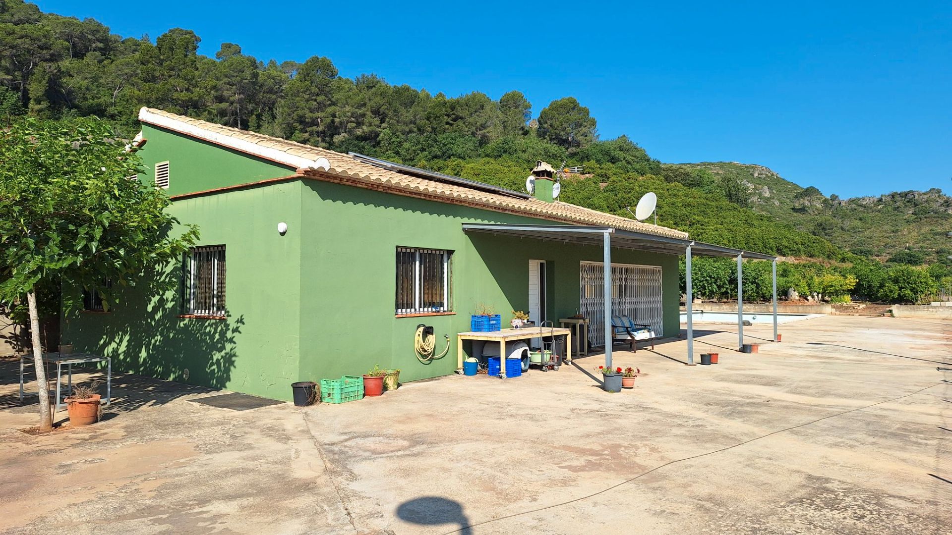 Exterior view of House or chalet for sale in Alzira  with Air Conditioner, Private garden and Terrace