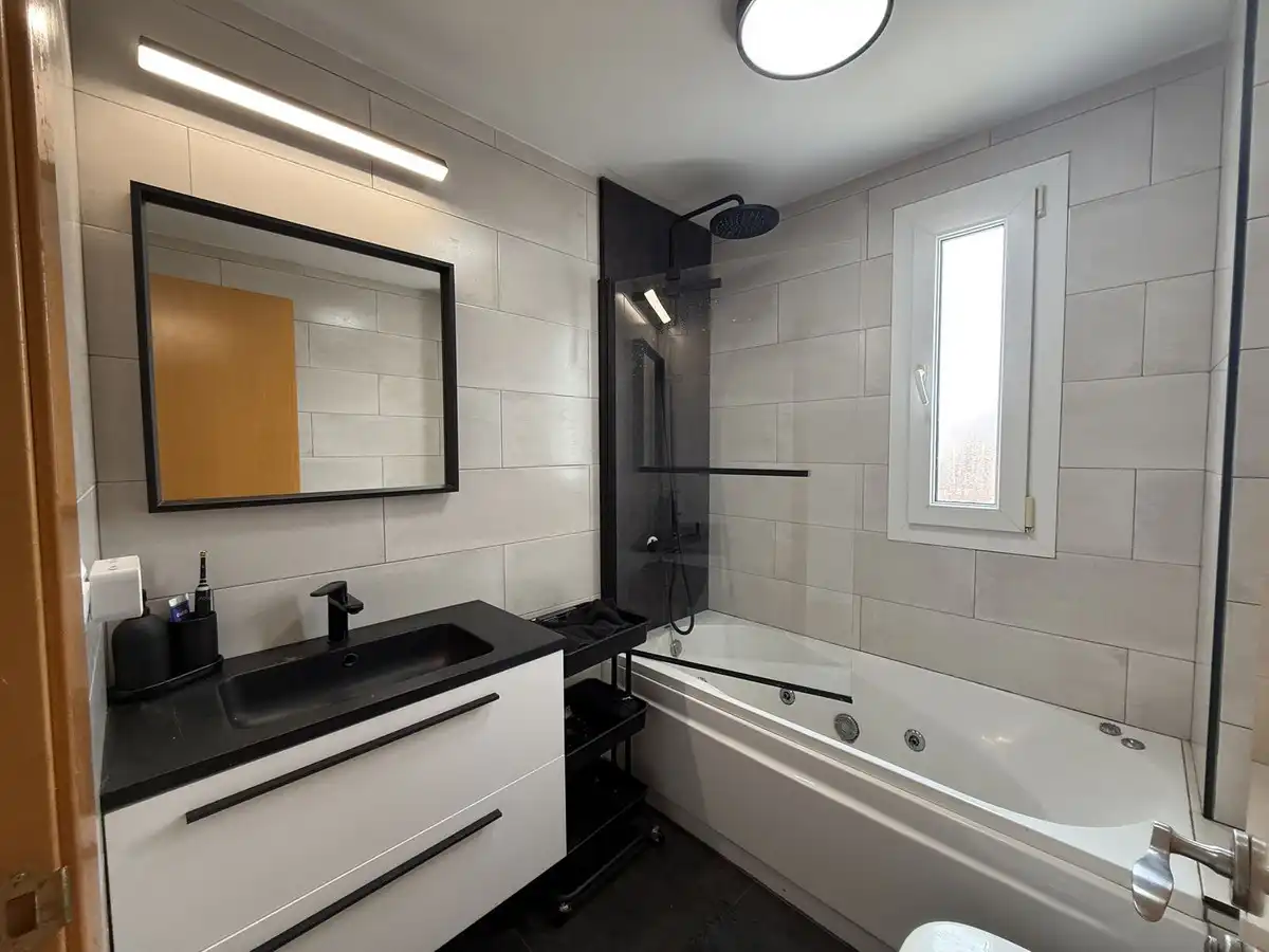 Badezimmer von Haus oder Chalet zum Verkauf in Fuente de Piedra mit Klimaanlage, Privatgarten und Terrasse