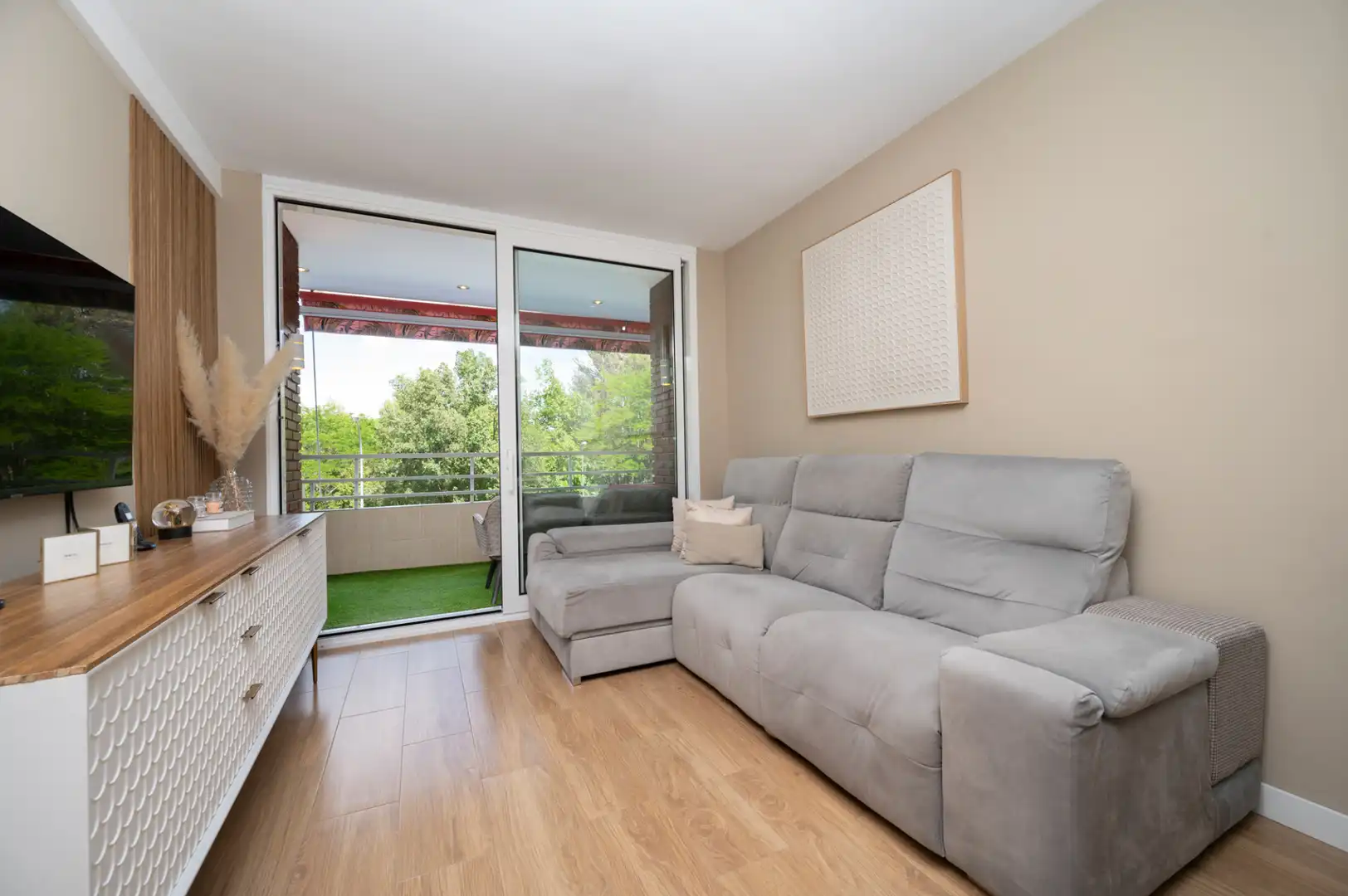 Sala de estar de Piso en venta en Colmenar Viejo con Calefacción, Terraza y Piscina comunitaria