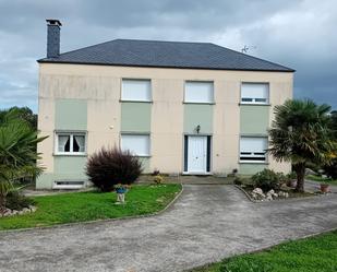 Vista exterior de Casa o xalet en venda en Lugo Capital amb Calefacció, Jardí privat i Moblat