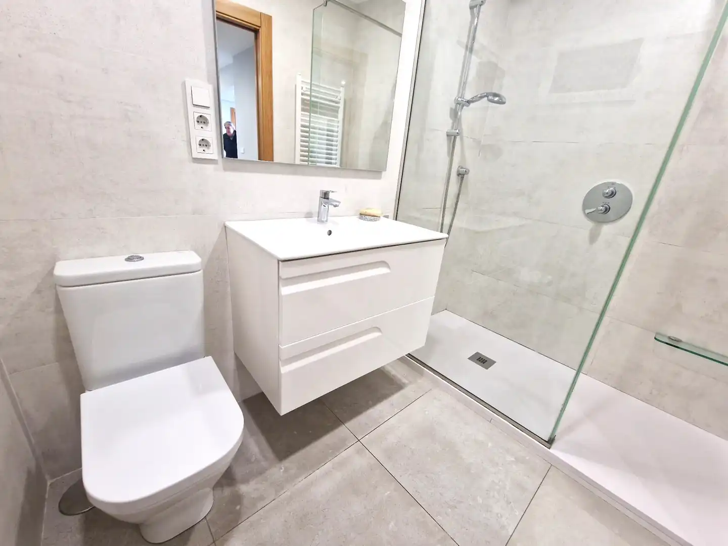 Baño de Piso de alquiler en Santander con Calefacción, Amueblado y Horno