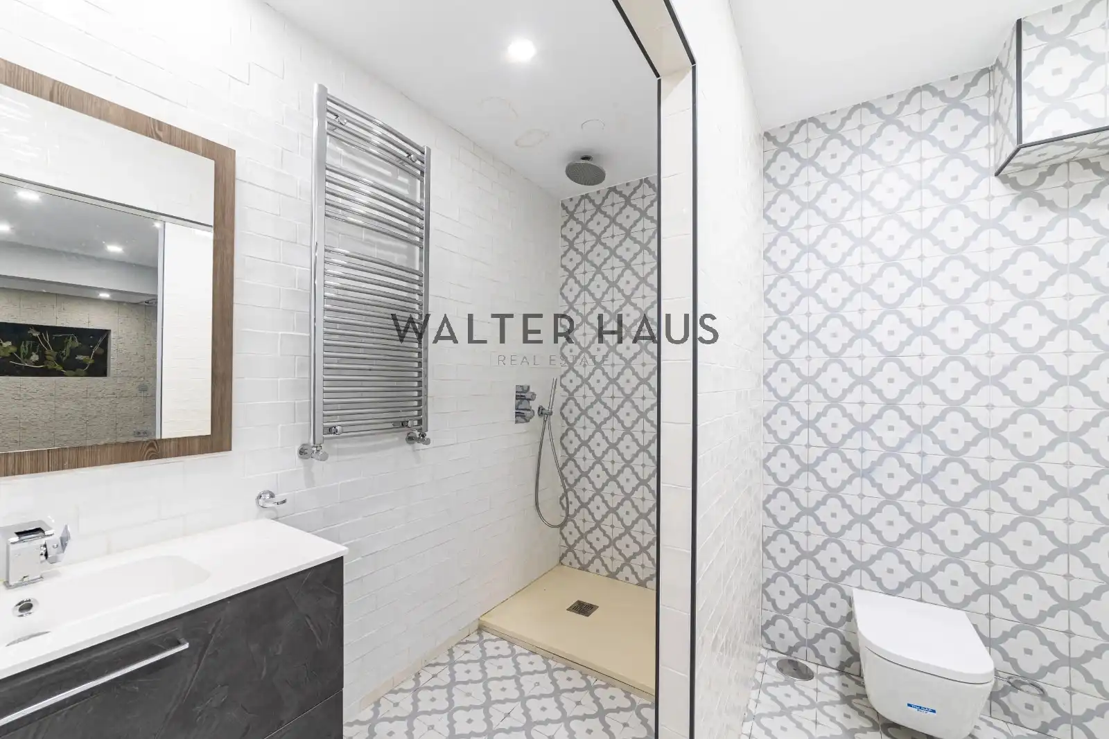 Baño de Dúplex en venta en Madrid con Calefacción, Horno y Lavadora