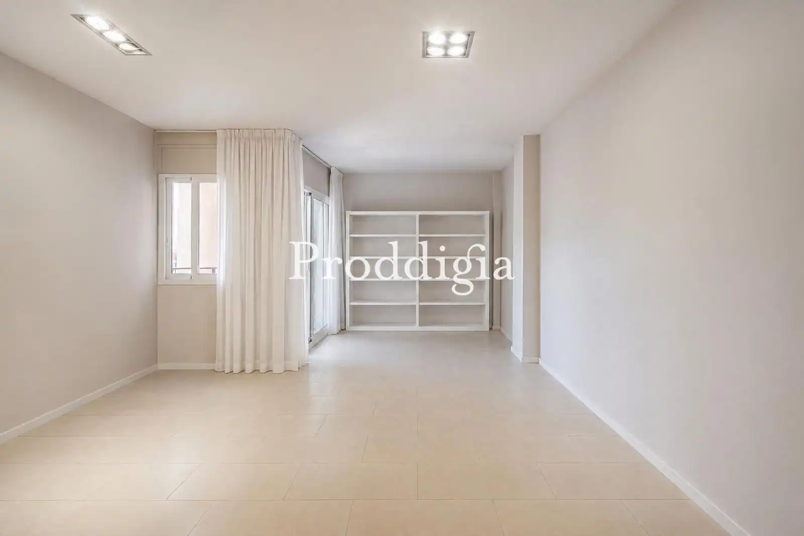 Habitación de Piso en venta en  Barcelona Capital con Calefacción, Terraza y Piscina