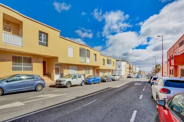 Casa-chalet en Venta en Calle Calle Beethoven en Fabelo