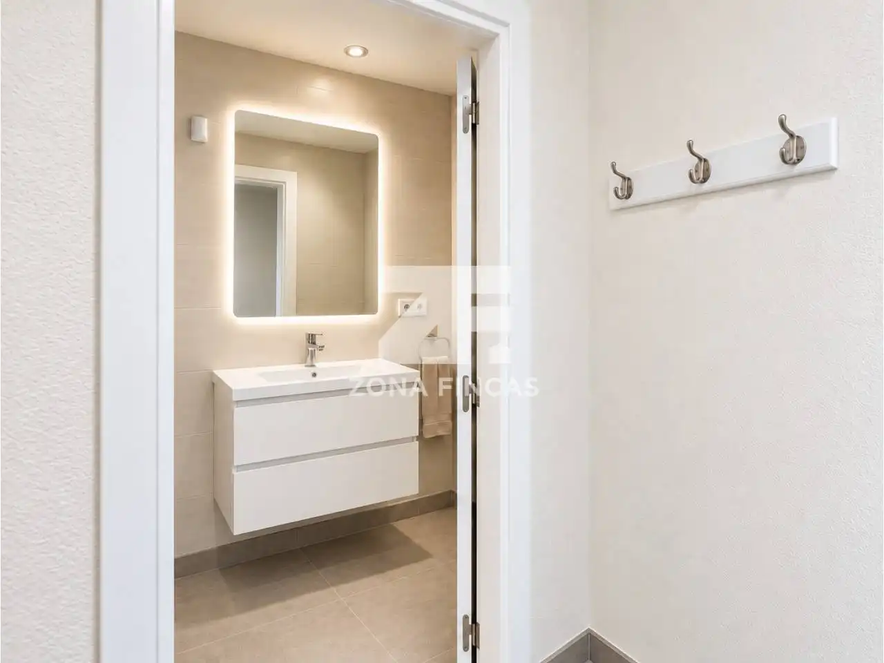 Badezimmer von Wohnung zum Verkauf in Badalona mit Klimaanlage, Heizung und Terrasse