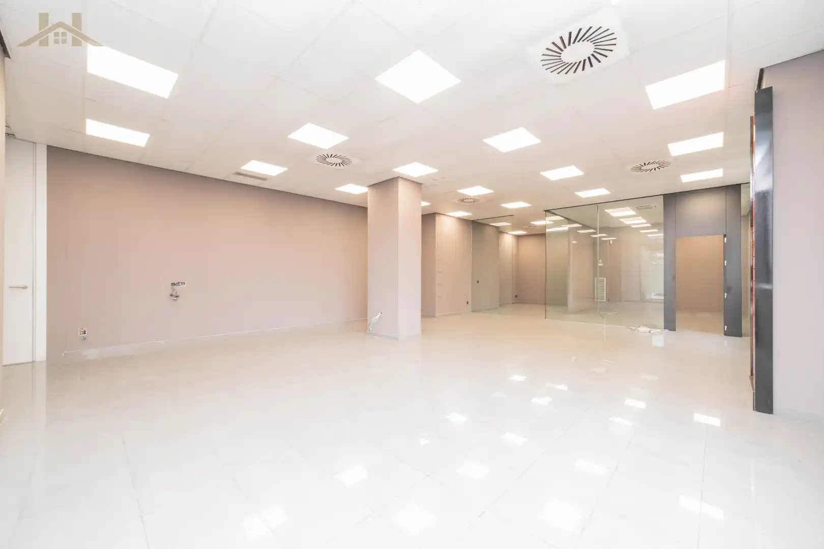 Commercial properties for sale in Alcorcón  with Air Conditioner and Heating