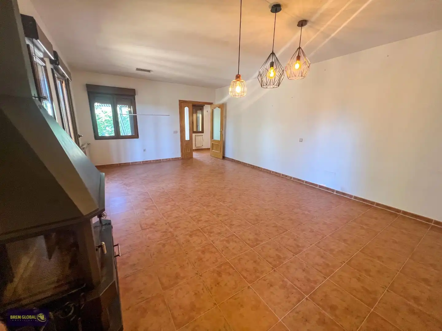Sala d'estar de Casa o xalet en venda en El Berrueco amb Calefacció, Jardí privat i Alarma