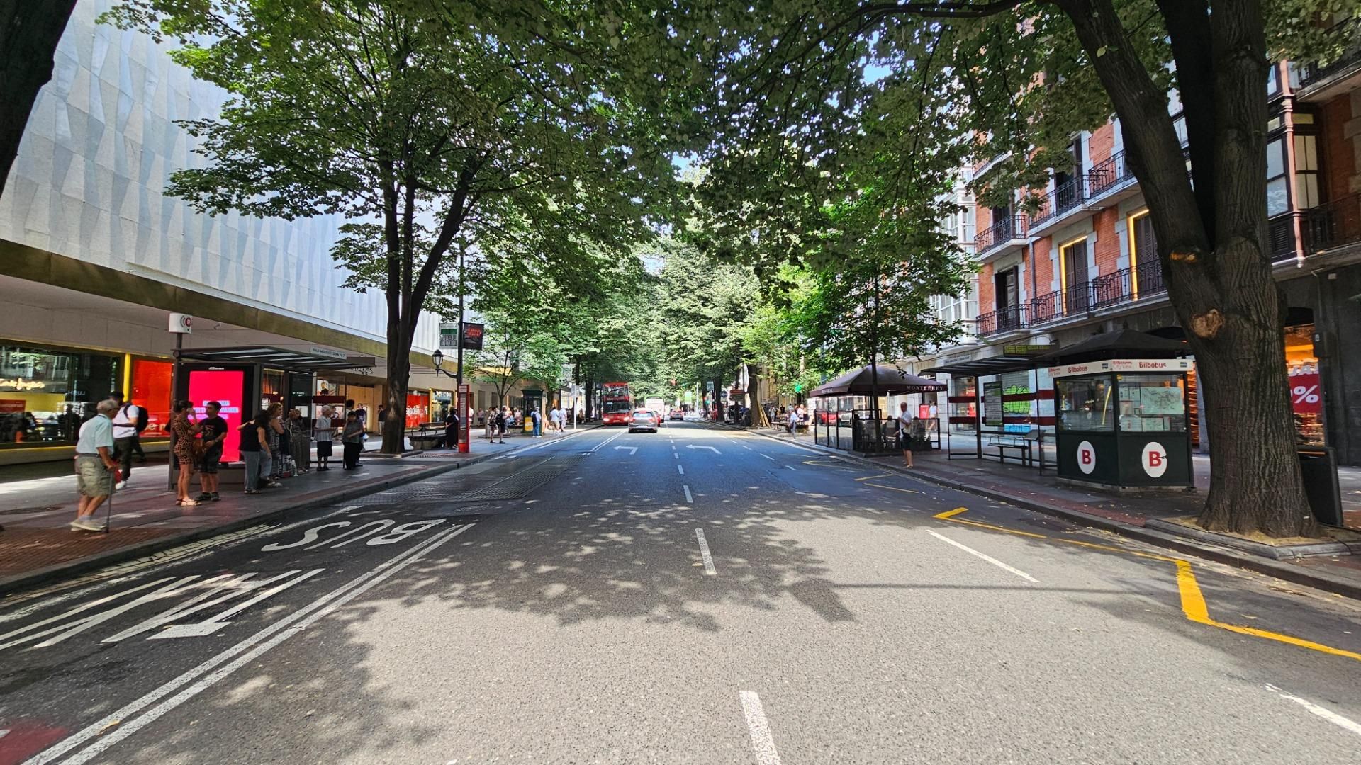 Vista exterior de Pis en venda en Bilbao  amb Balcó