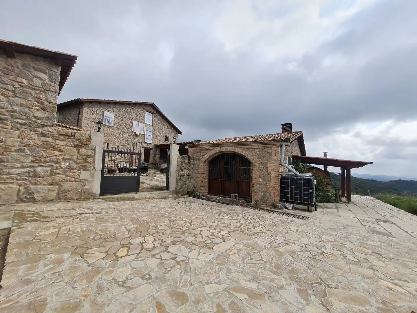 Country homes for sale in Olvan