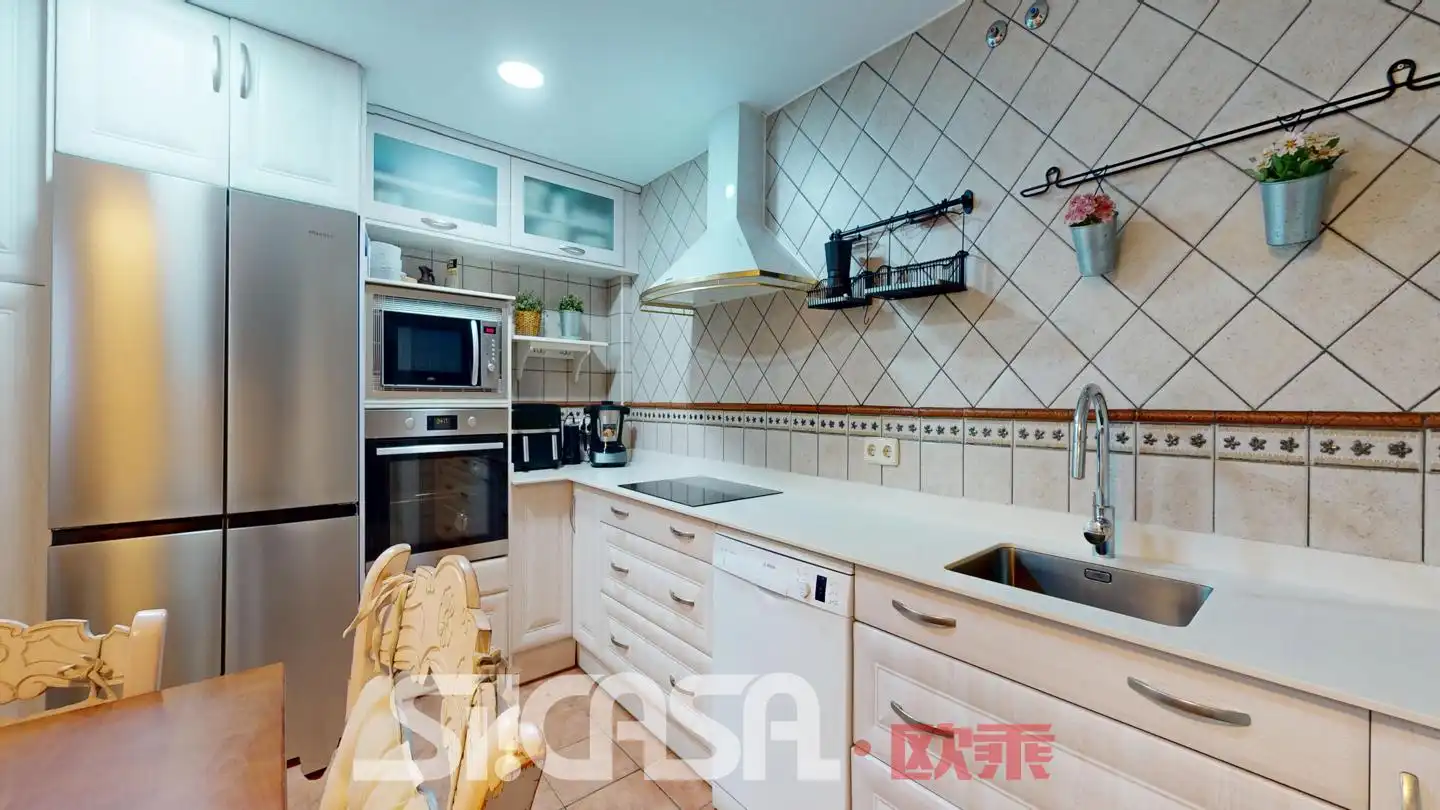 Cocina de Casa adosada en venta en Parla con Aire acondicionado, Calefacción y Terraza