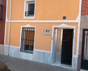 Exterior view of Single-family semi-detached for sale in Nava del Rey