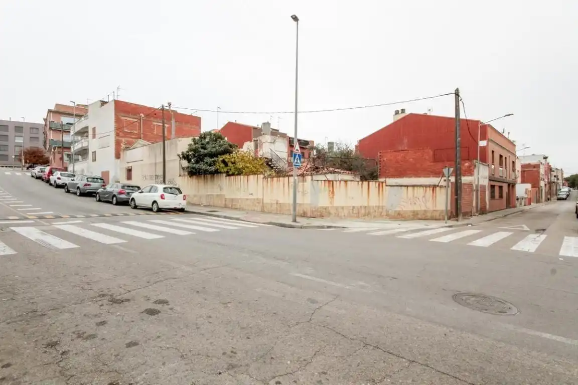 Außenansicht von Gebäude zum Verkauf in Terrassa