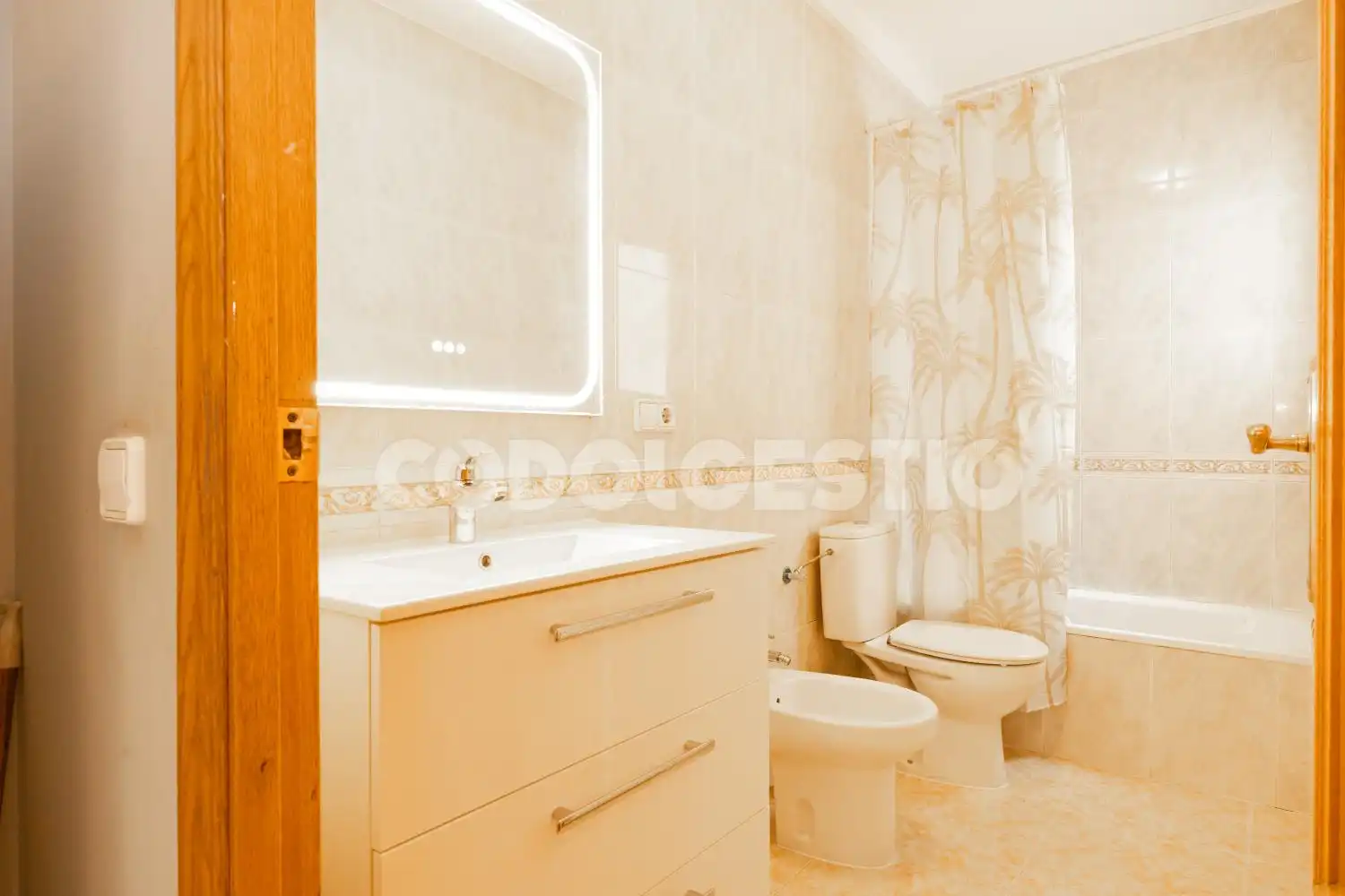 Baño de Piso en venta en Manlleu con Terraza y Balcón