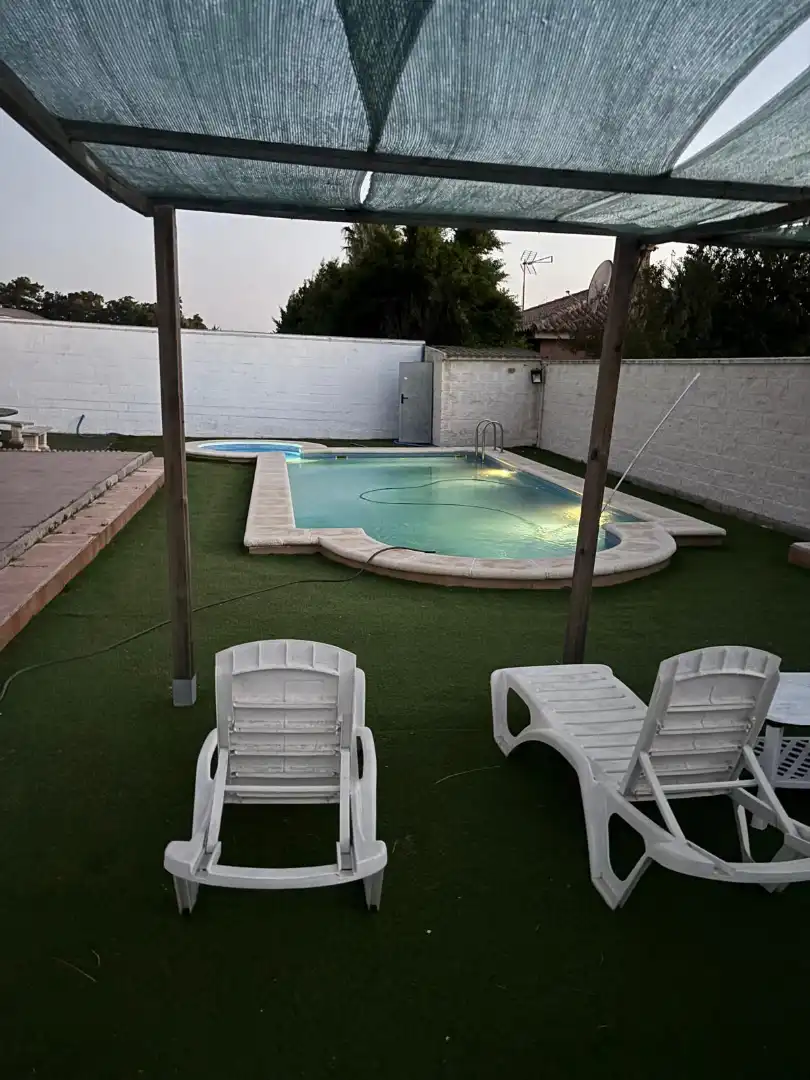 Piscina de Casa o xalet en venda en Chiclana de la Frontera amb Jardí privat, Traster i Piscina