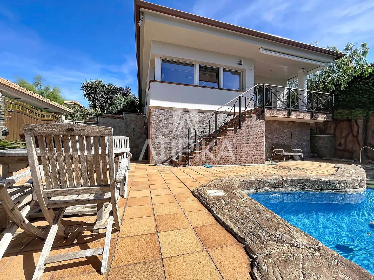 Vista exterior de Casa o chalet en venta en Sant Pere de Ribes con Piscina, Horno y Lavadora