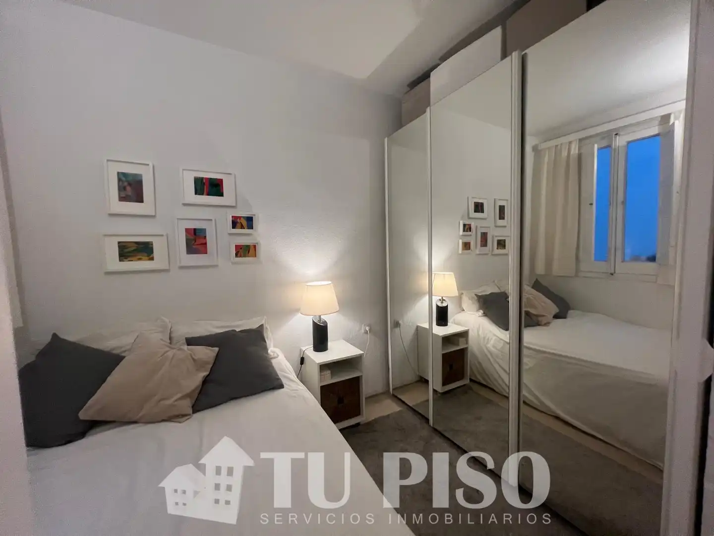 Bedroom of Flat for sale in Madrid  with Air Conditioner, Heating and Furnished