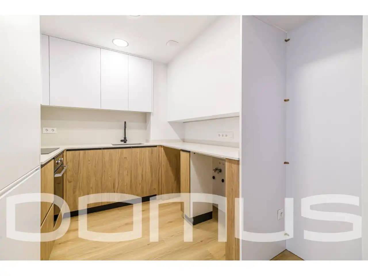 Kitchen of Flat for sale in Sant Boi de Llobregat  with Air Conditioner, Heating and Storage room