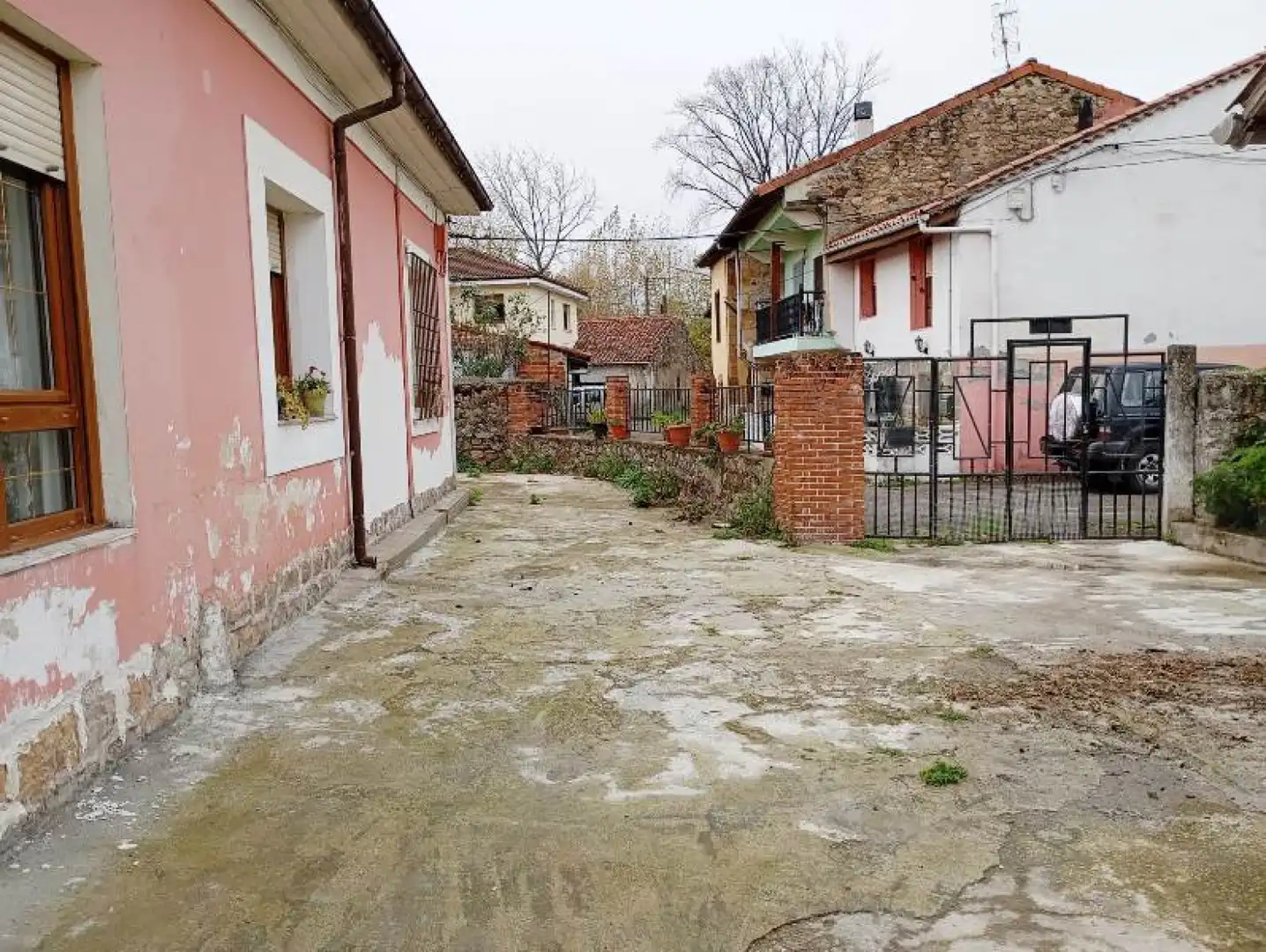 Casa o chalet en venta en Los Corrales de Buelna  con Calefacción, Jardín privado y Terraza