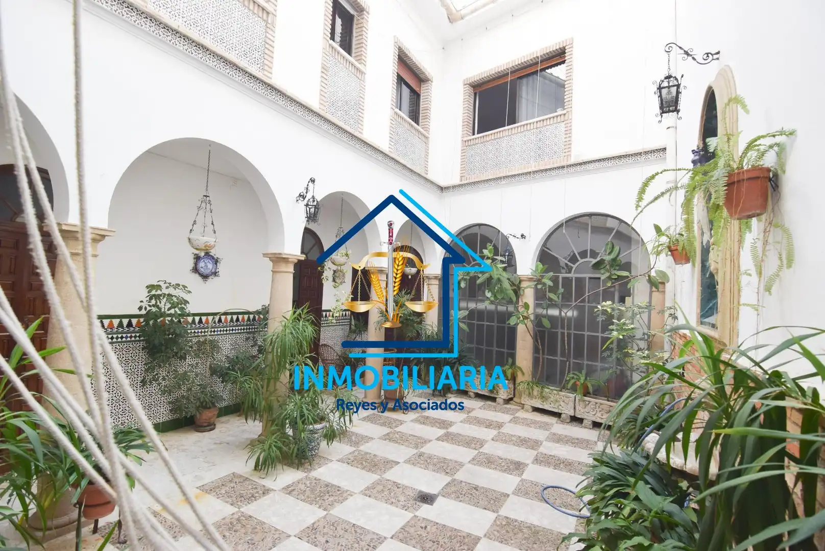 Jardí de Casa o xalet en venda en Córdoba amb Aire condicionat