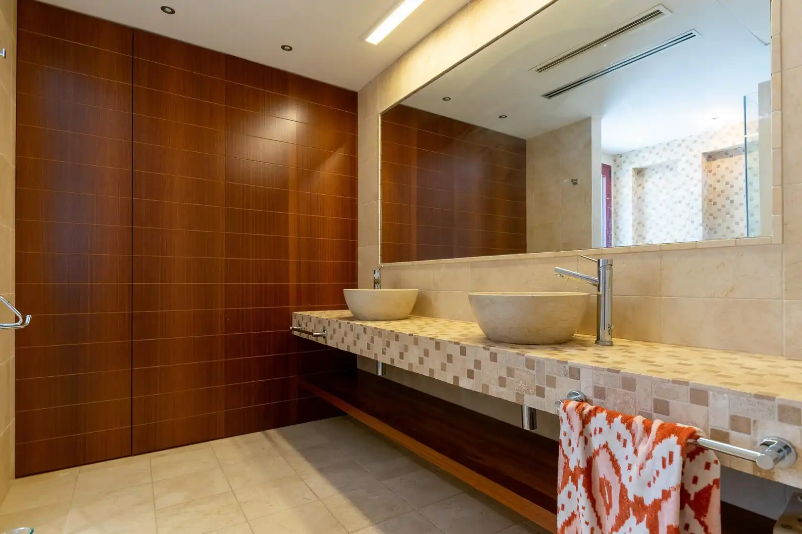 Baño de Casa o chalet en venta en Alicante / Alacant con Aire acondicionado, Calefacción y Jardín privado