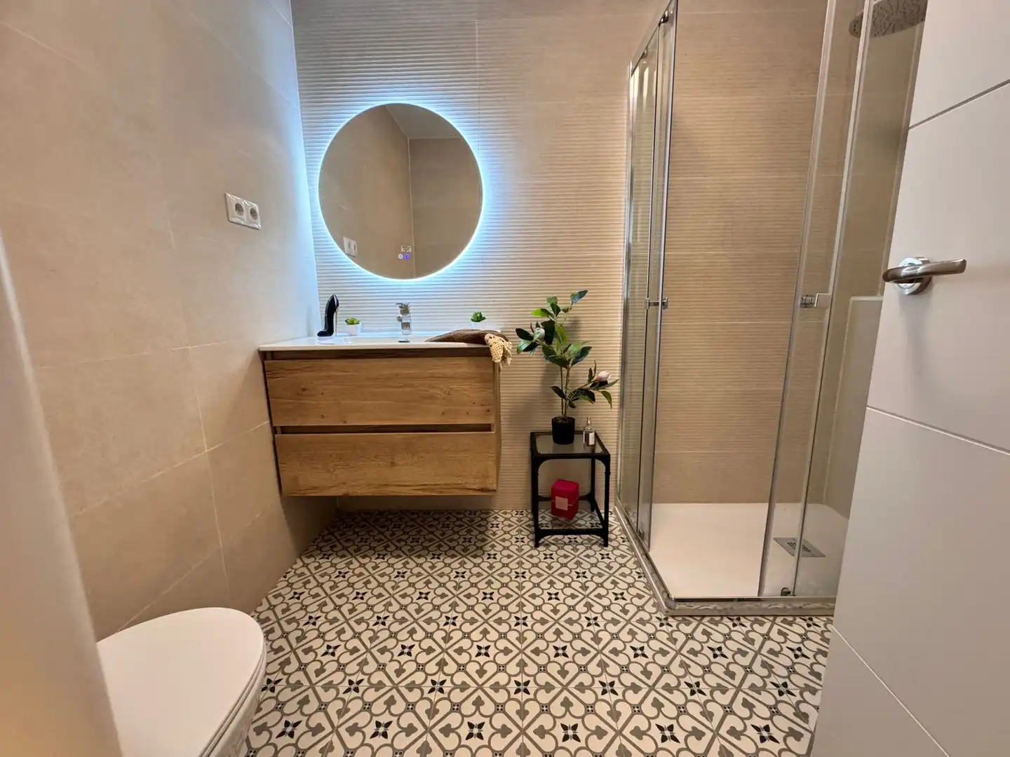 Bathroom of Flat for sale in Málaga  with Air Conditioner, Terrace and Furnished