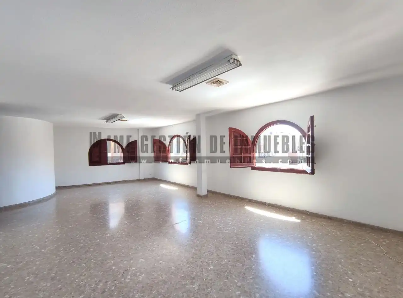 Oficina de alquiler en Vélez-Málaga