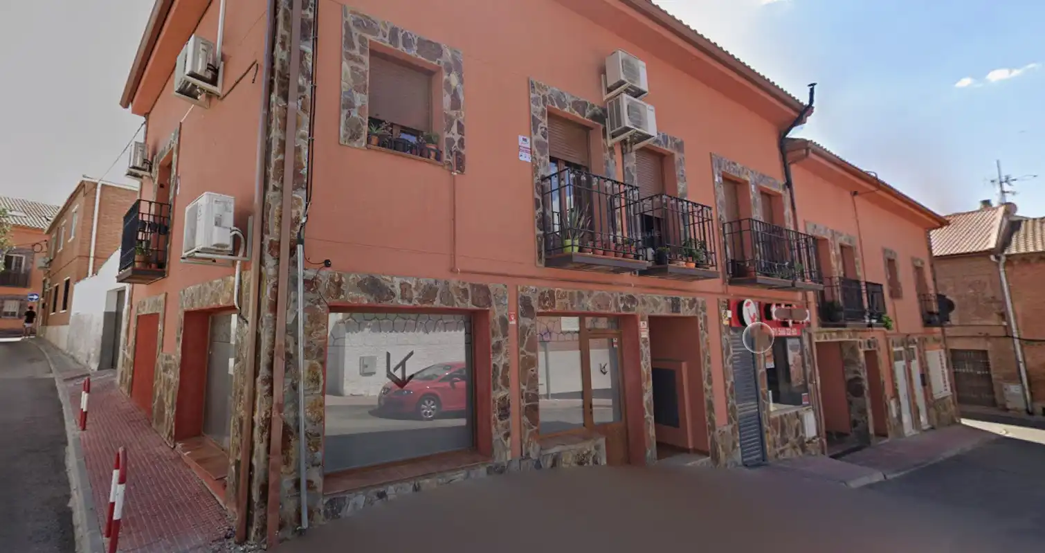 Vista exterior de Piso en venta en Loeches