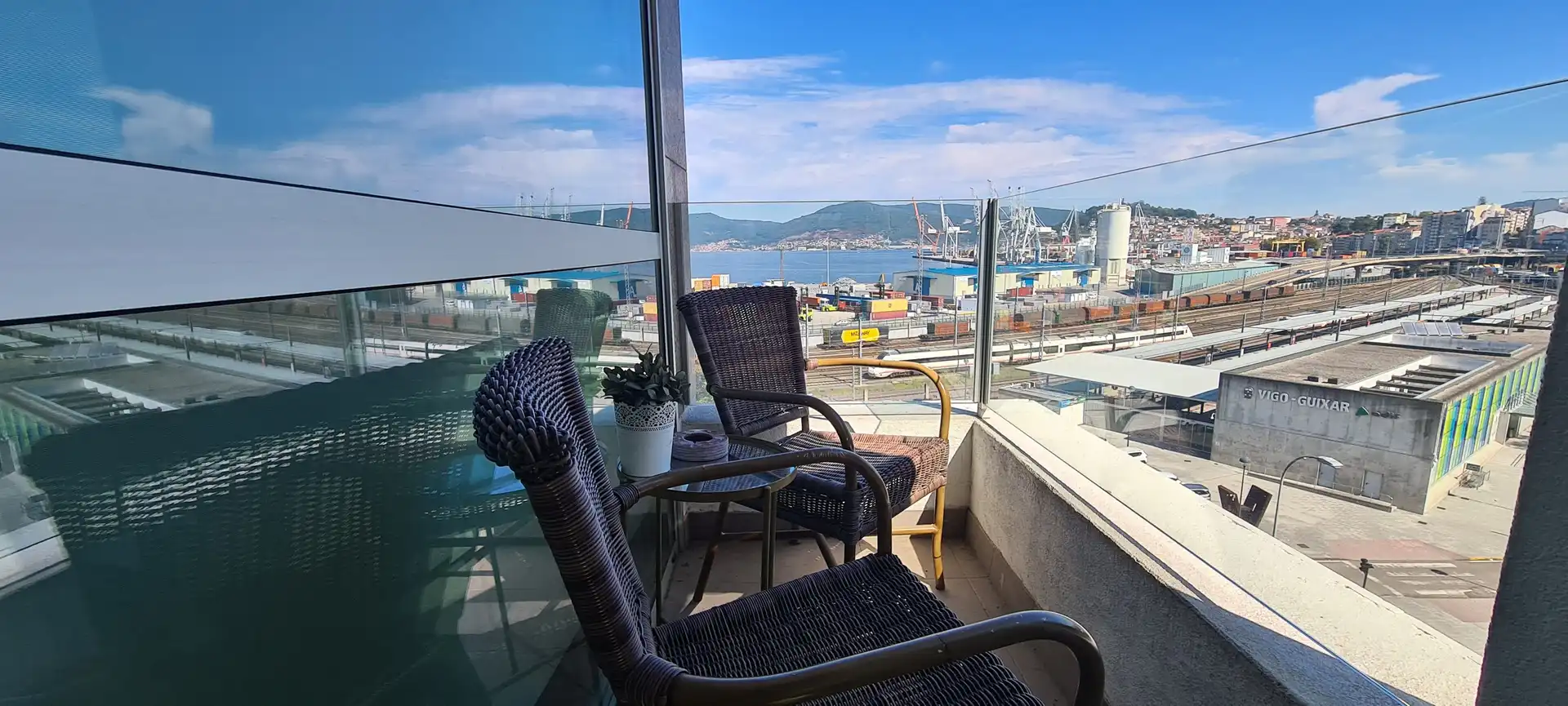 Balcony of Flat for rent in Vigo   with Heating, Parquet flooring and Oven
