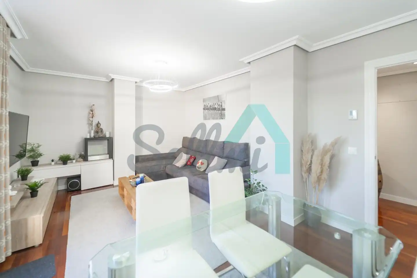 Sala de estar de Ático en venta en Oviedo  con Calefacción, Parquet y Terraza